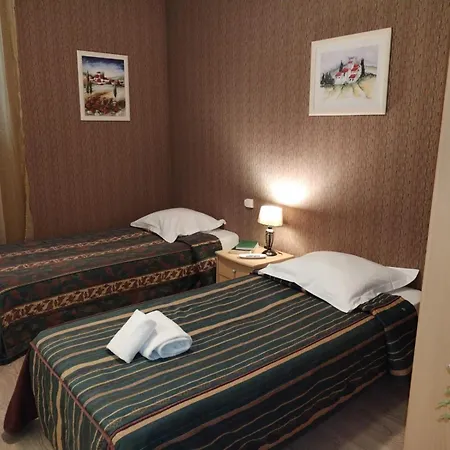 Aux Trois Rois Hotel Pont-Sur-Yonne Exterior photo
