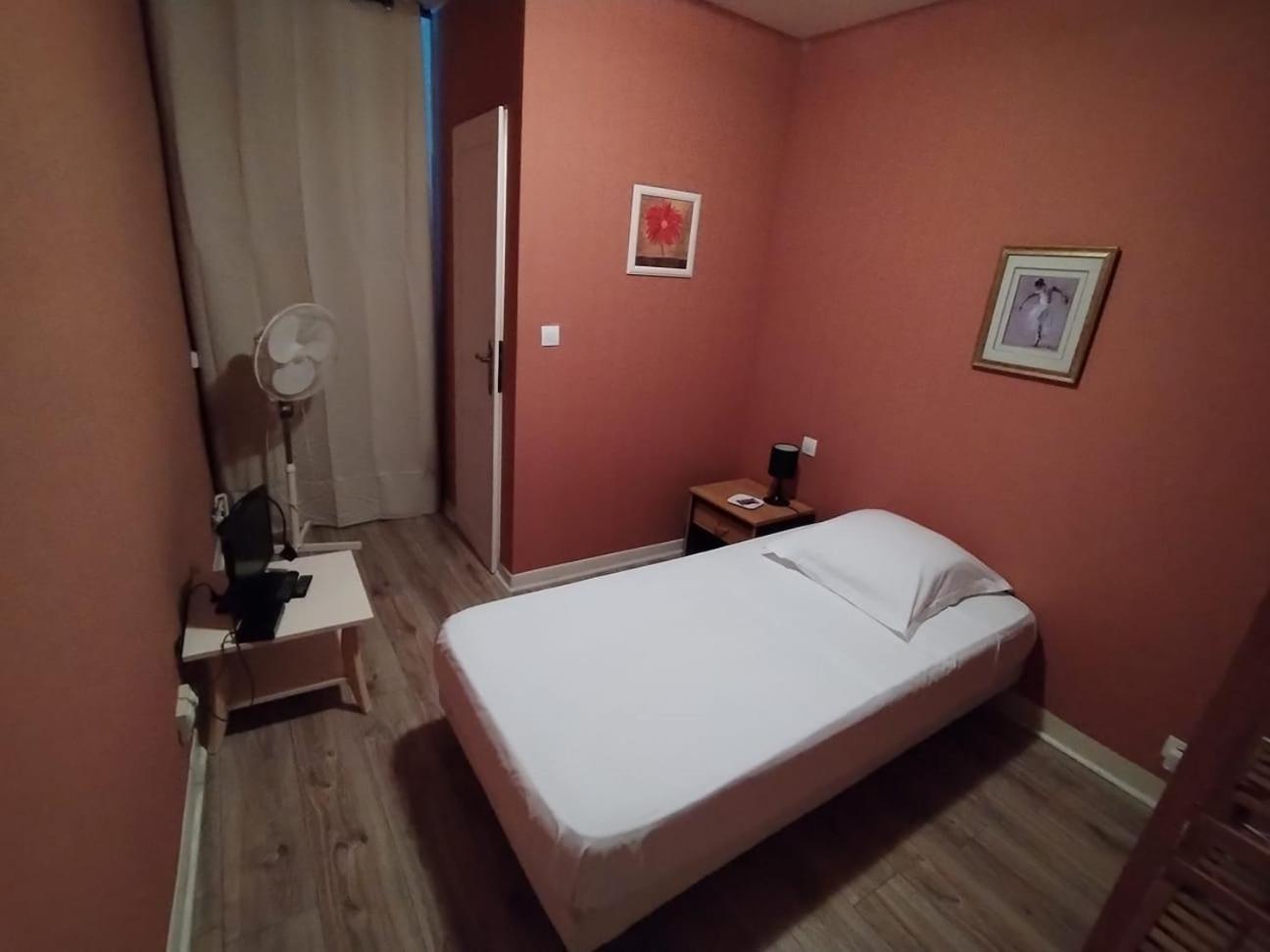 Aux Trois Rois Hotel *